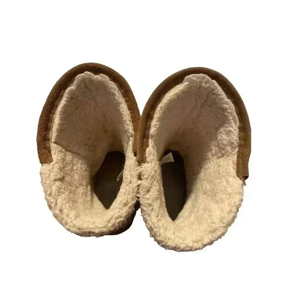 BEARPAW TAN BOOT FOR YOUTH SIZE 5 - Picture 2 of 6